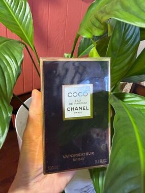 CHANEL Coco Eau de Parfum Spray - Black & Gold Packaging